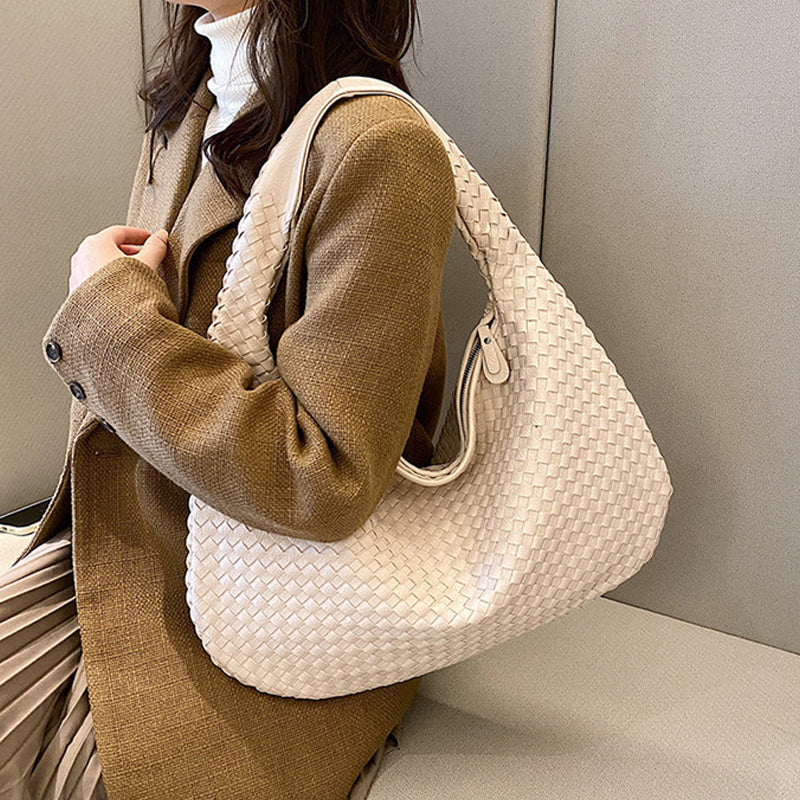 BowLift | Fashionable woven bag for women