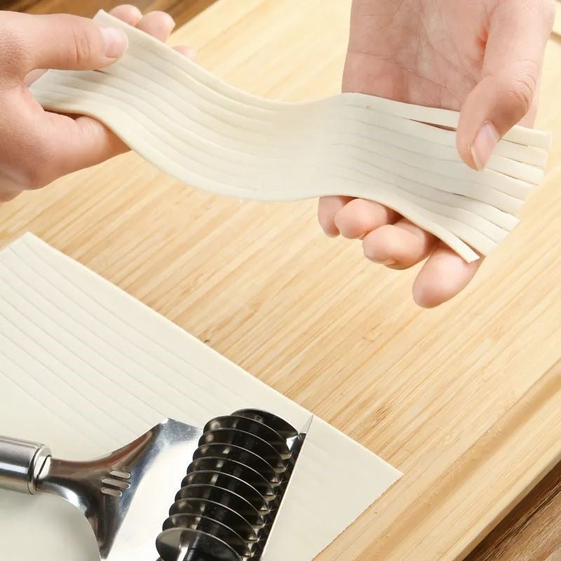 Noodle Spaghetti Cutter Roller | Bowlift