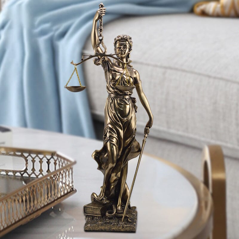 BowLift | Decorative statue of the Goddess of Justice