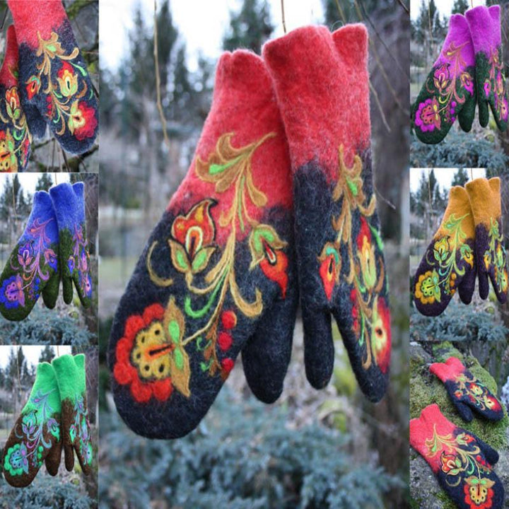 Hand warmer with Christmas flower embroidery | Bowlift