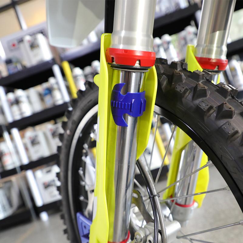 BowLift | Motorcycle Front Seal Cleaner