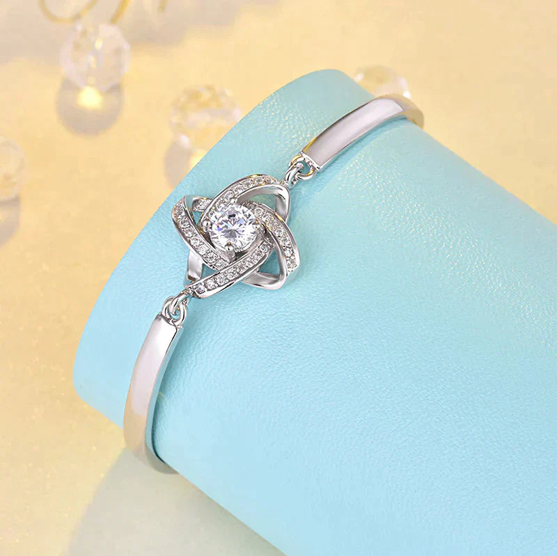 Stylish Love Knot Bracelet | Perfect for Daily Wear Enjoyment! Bowlift
