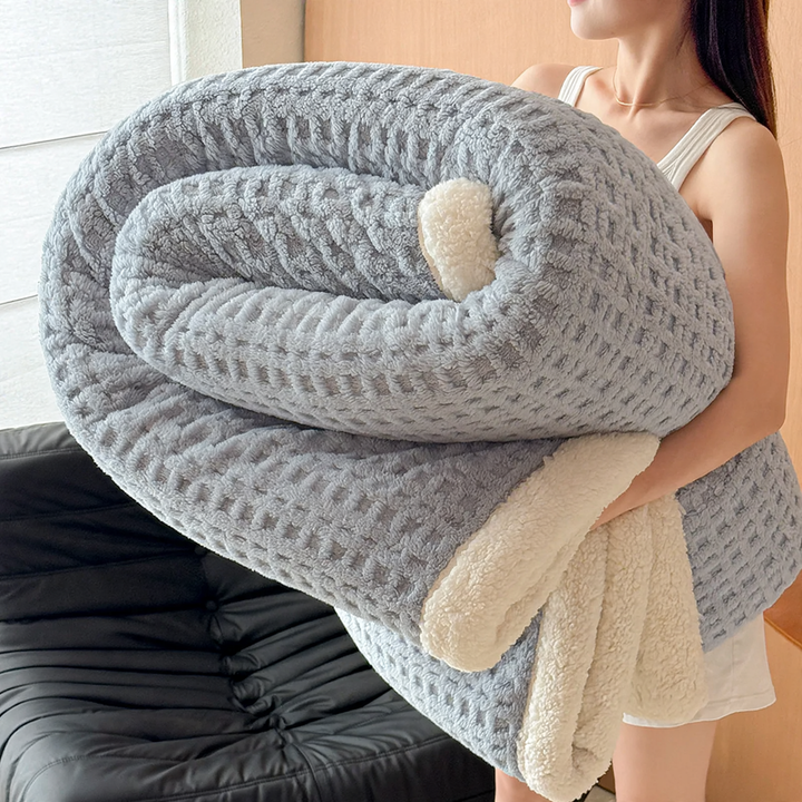Waffle throw blanket with lamb fleece imitation, double-layered
