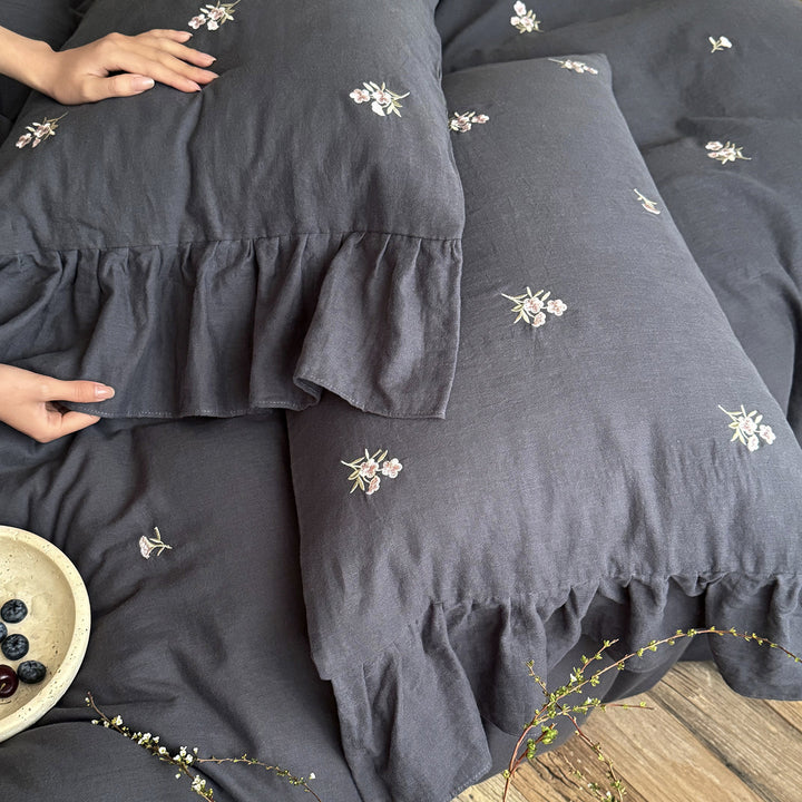 Cotton bedding set, crinkle fabric with precision embroidery