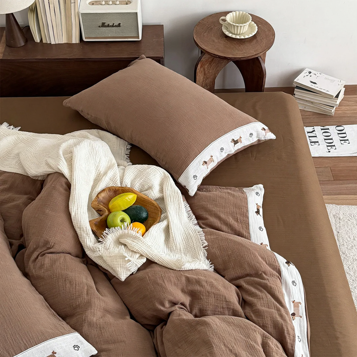 Soft cotton bedding set with fitted sheet