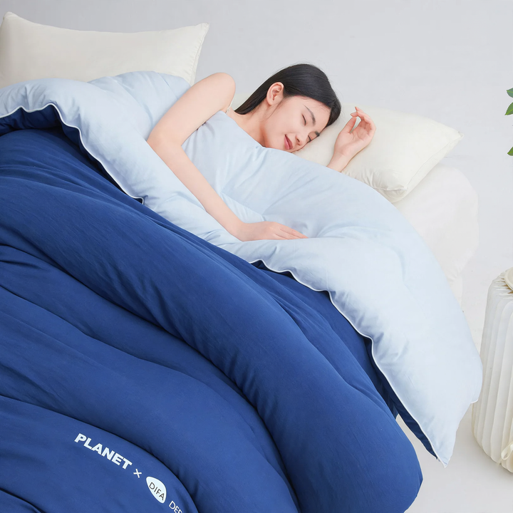 All-season blanket with temperature control