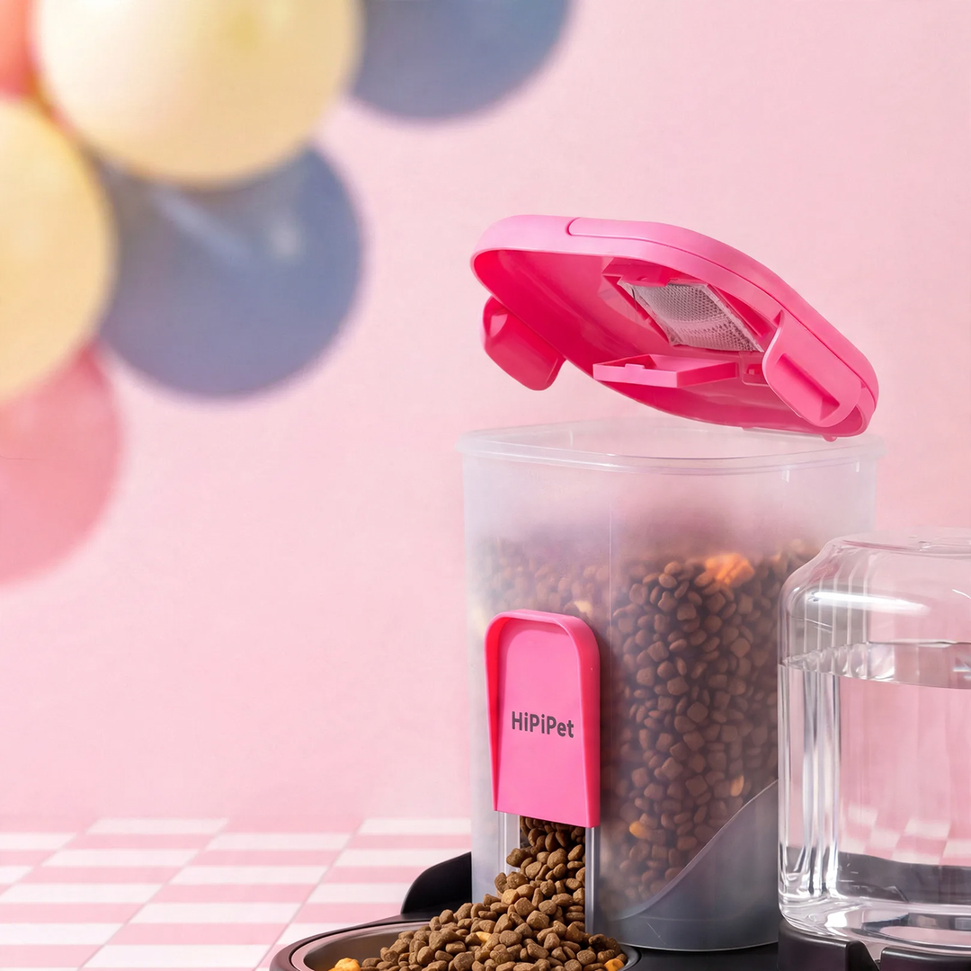 Automatic drinking fountain with suction cup and antibacterial coating