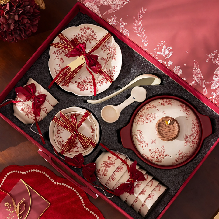 Ceramic dish set, red, flower pattern