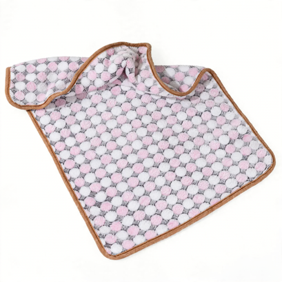 Pet mat made of fleece, paw and bone pattern