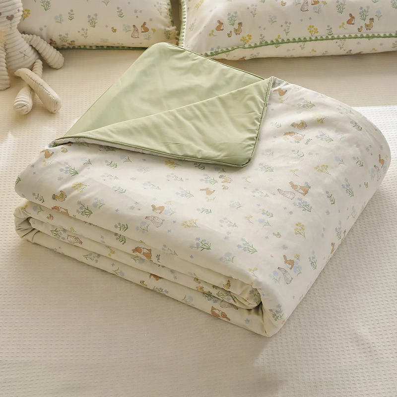 Summer lightweight cooling blanket with cooling fibers