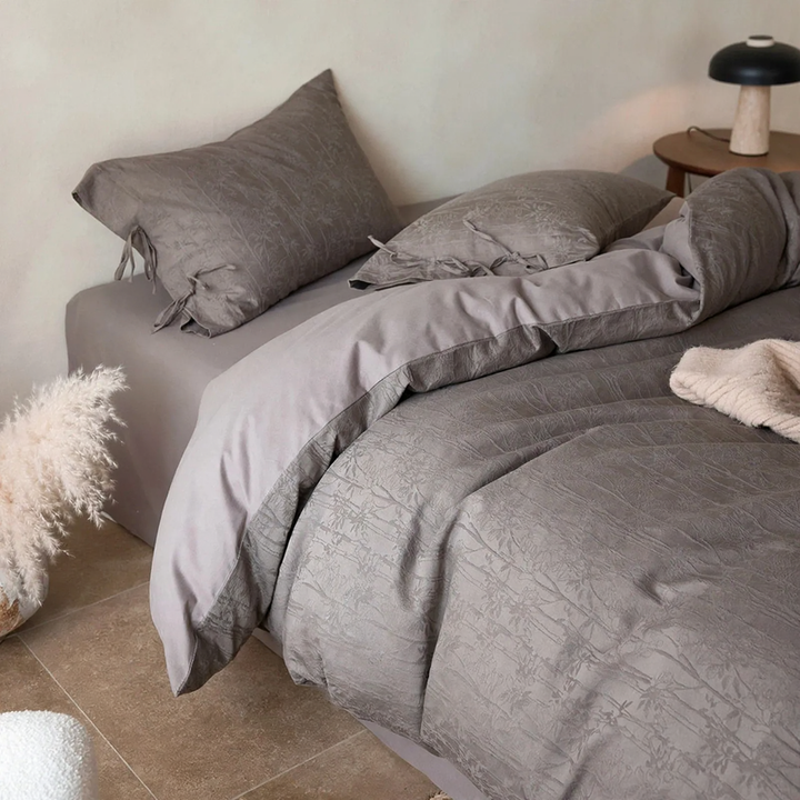 Bedding set made of pure cotton with relief structure