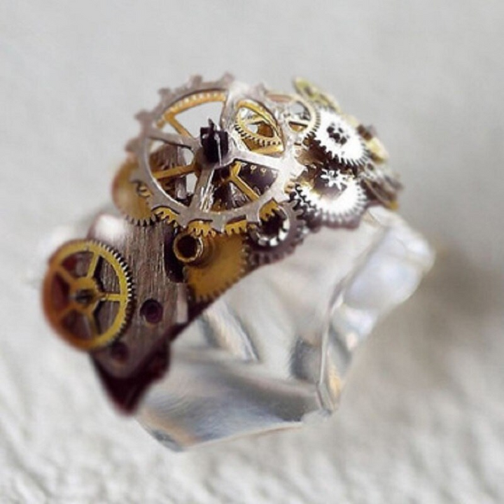 BowLift | Creative Gold Plated Mechanical Unisex Ring