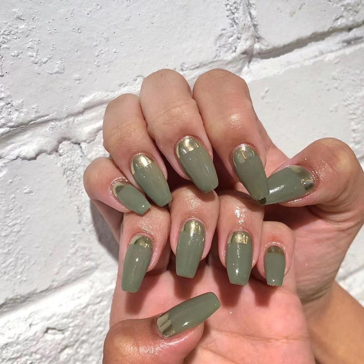 Artistic Press-On Nail Set with Metallic Accents