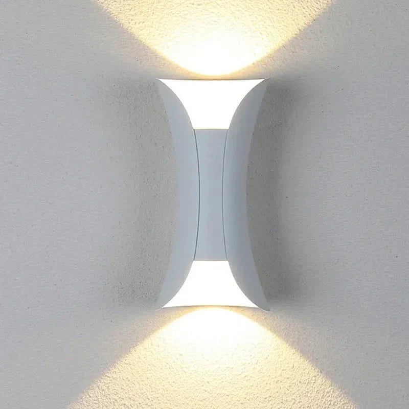 BowLift | Weatherproof wall light with IP65 protection