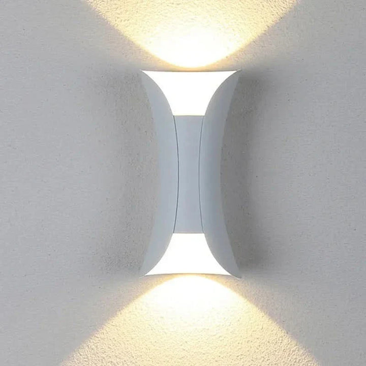 BowLift | Weatherproof wall light with IP65 protection