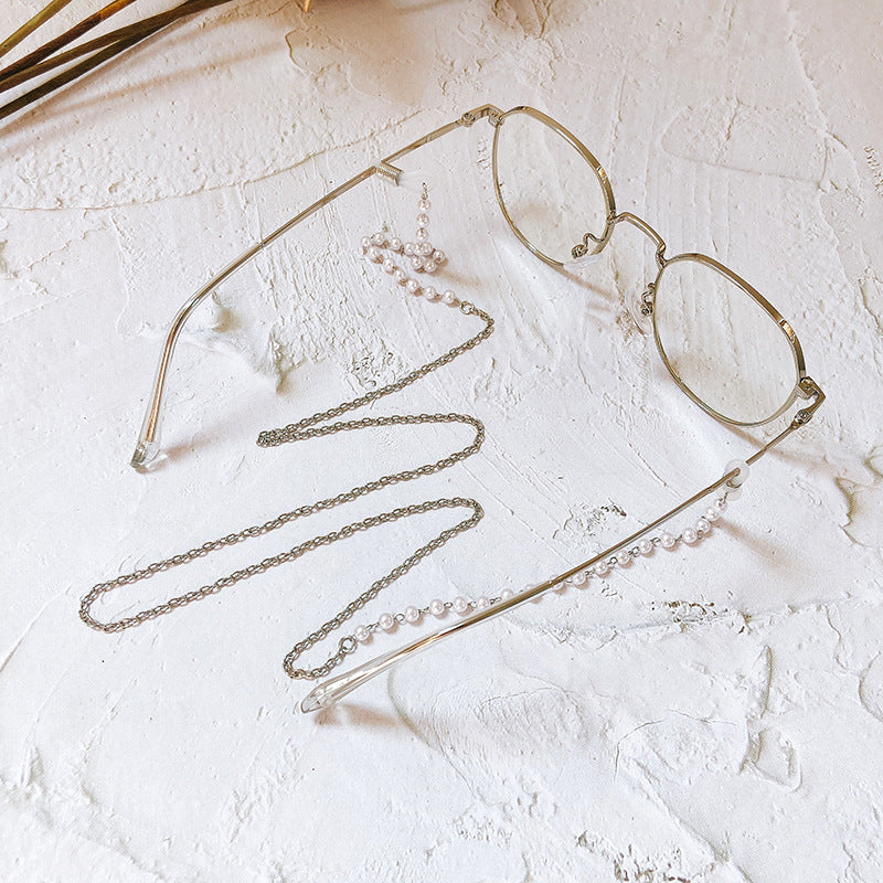 Pearl and metal glasses strap Bowlift
