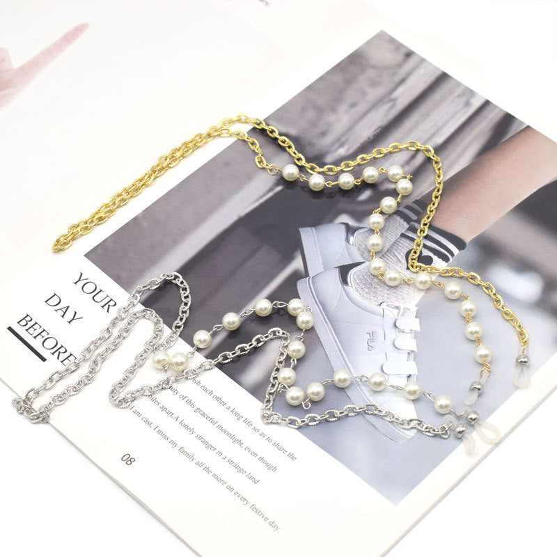 Elegant Pearl-Decorated Eyewear Chain Bowlift