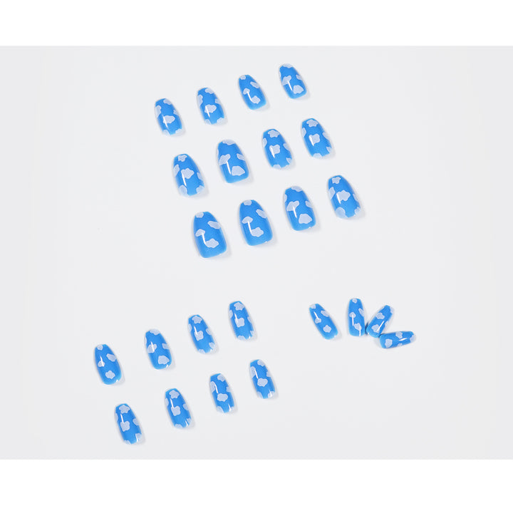 Exquisite artificial nails with cloud design and shine Bowlift