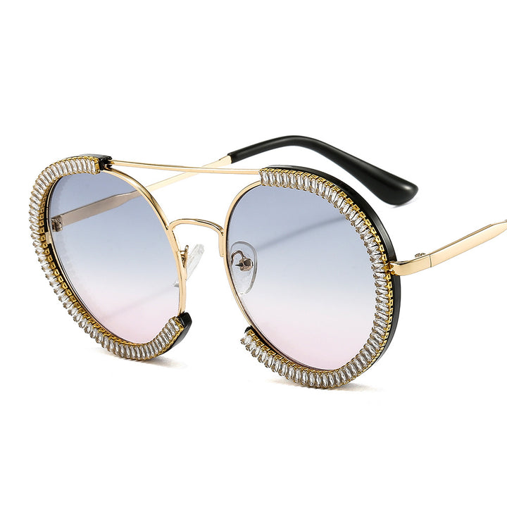 Ladies sunglasses with glamorous rim and innovative design Bowlift