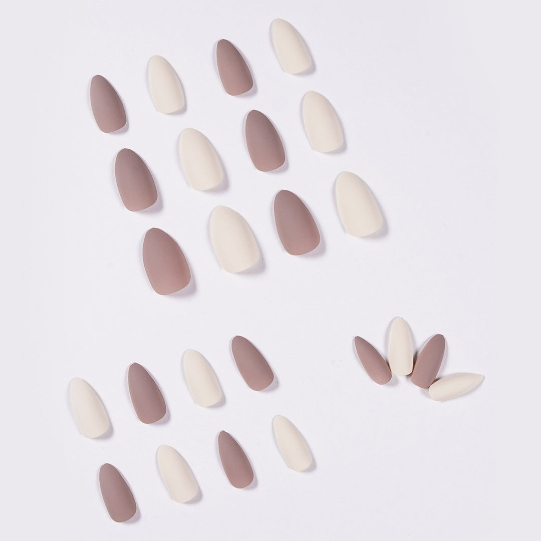 Artificial nail extensions in elegant stiletto design Bowlift