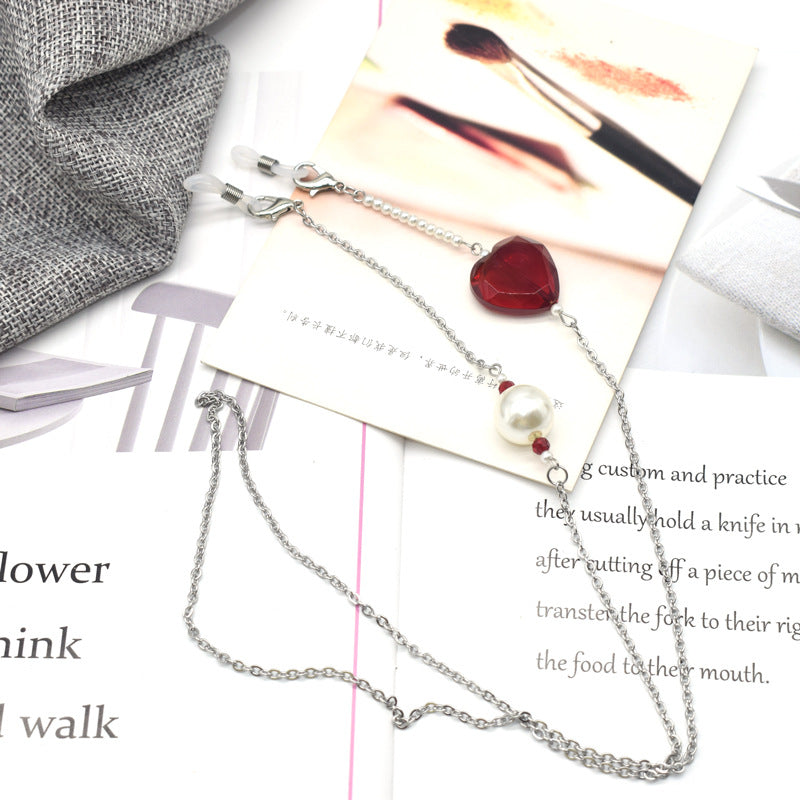 Elegant Heart-Shaped Pendant Eyewear Chain Bowlift