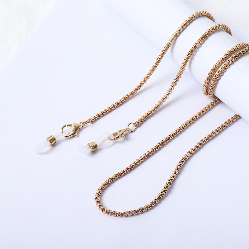 Necklace with beads and transparent pendants Bowlift