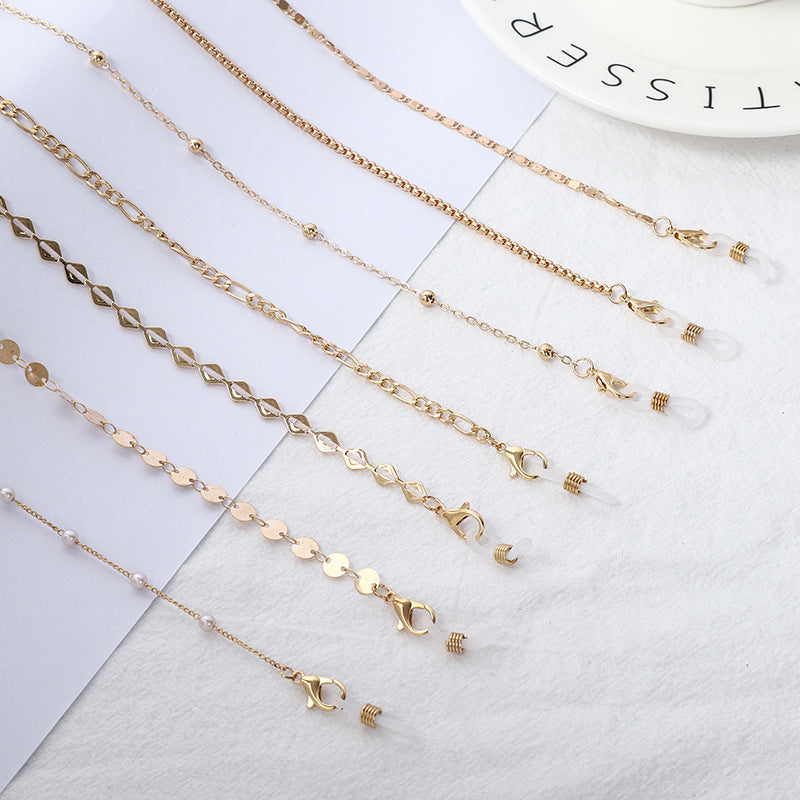 Necklace with beads and transparent pendants Bowlift