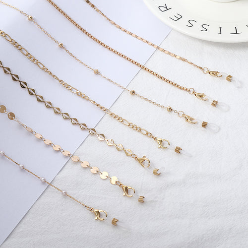 Necklace with beads and transparent pendants Bowlift