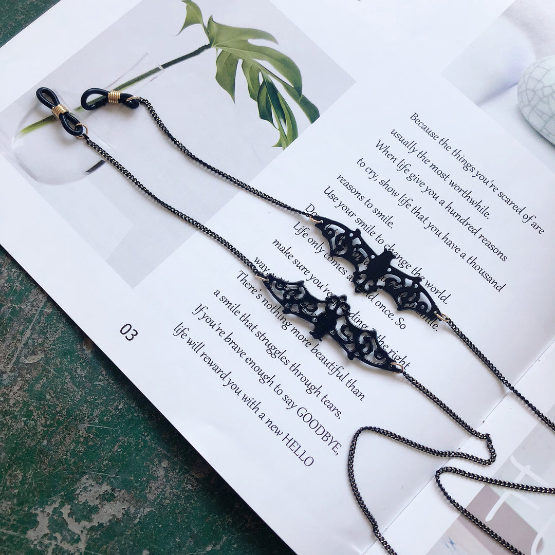 Playful Charm Eyewear Chain Bowlift