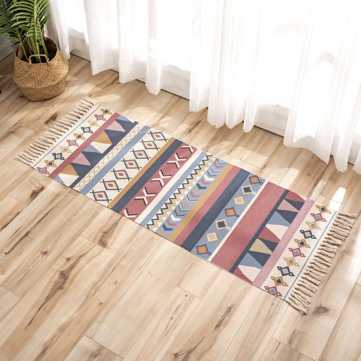 Nostalgia Tribal Pattern Carpet Multicolored Synthetic Carpet Pet Friendly Easy Care Carpet with Fringes for the Bedroom | Bowlift