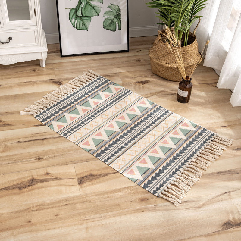 Classic geometric printed rug Multicolored cotton blend rug Easy-care washable rug with fringes for the bedroom | Bowlift
