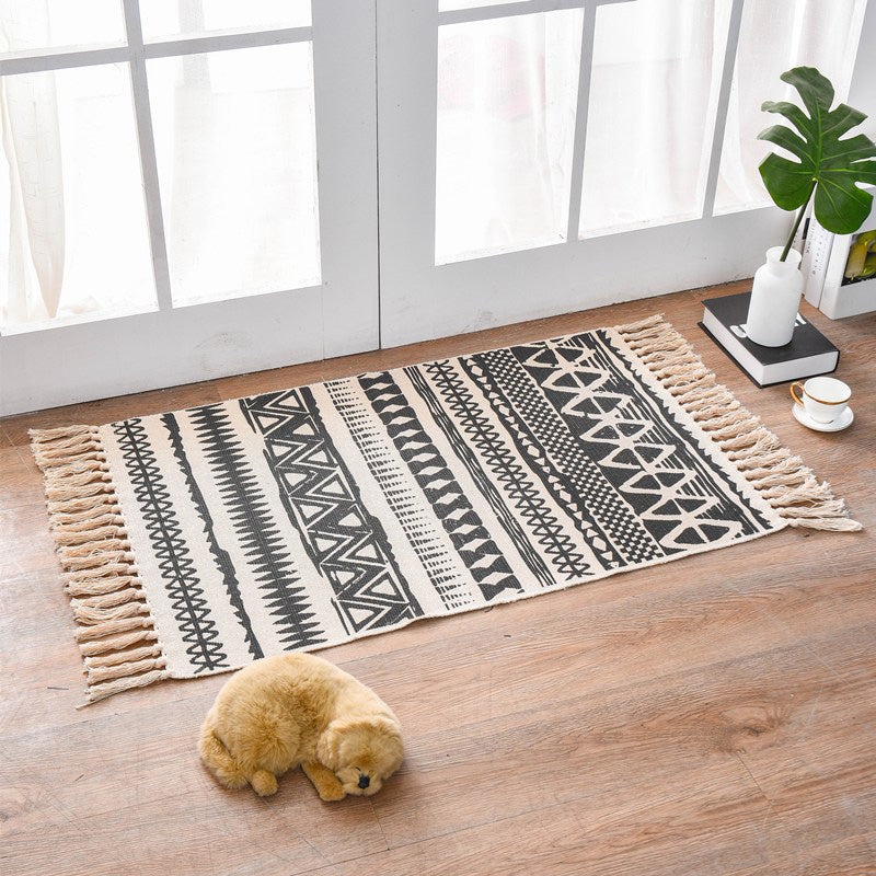 Classic geometric printed rug Multicolored cotton blend rug Easy-care washable rug with fringes for the bedroom | Bowlift