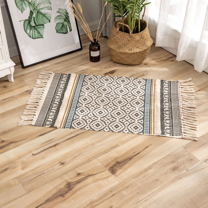 Classic geometric printed rug Multicolored cotton blend rug Easy-care washable rug with fringes for the bedroom | Bowlift
