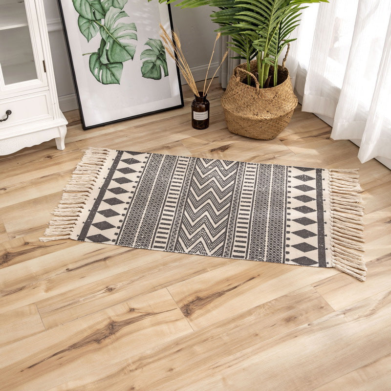 Classic geometric printed rug Multicolored cotton blend rug Easy-care washable rug with fringes for the bedroom | Bowlift