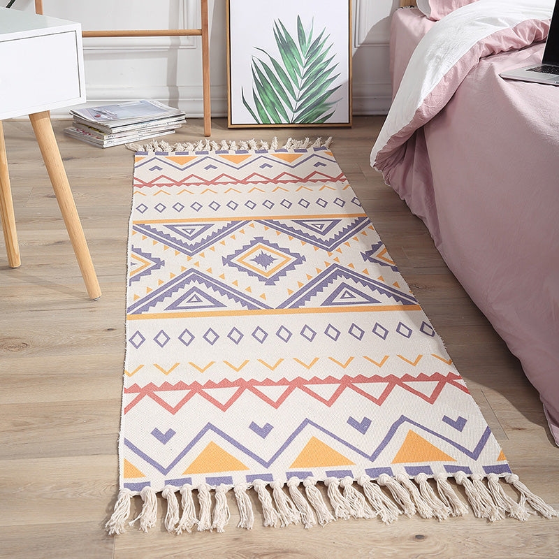 Americana Bedroom Rug Multicolored geometric print rug Machine washable Easy care rug with tassels | Bowlift
