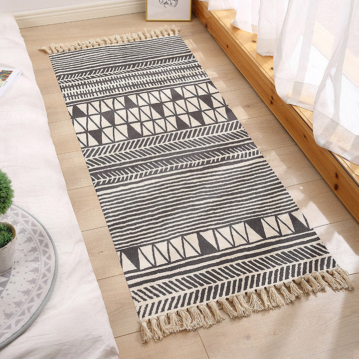 Americana Bedroom Rug Multicolored geometric print rug Machine washable Easy care rug with tassels | Bowlift