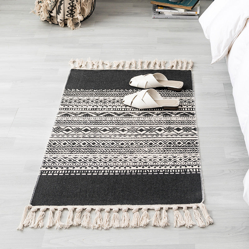 Americana Bedroom Rug Multicolored geometric print rug Machine washable Easy care rug with tassels | Bowlift