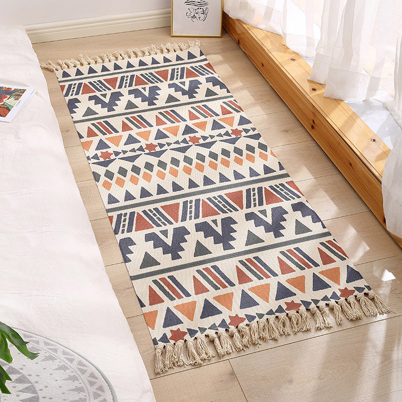 Americana Bedroom Rug Multicolored geometric print rug Machine washable Easy care rug with tassels | Bowlift