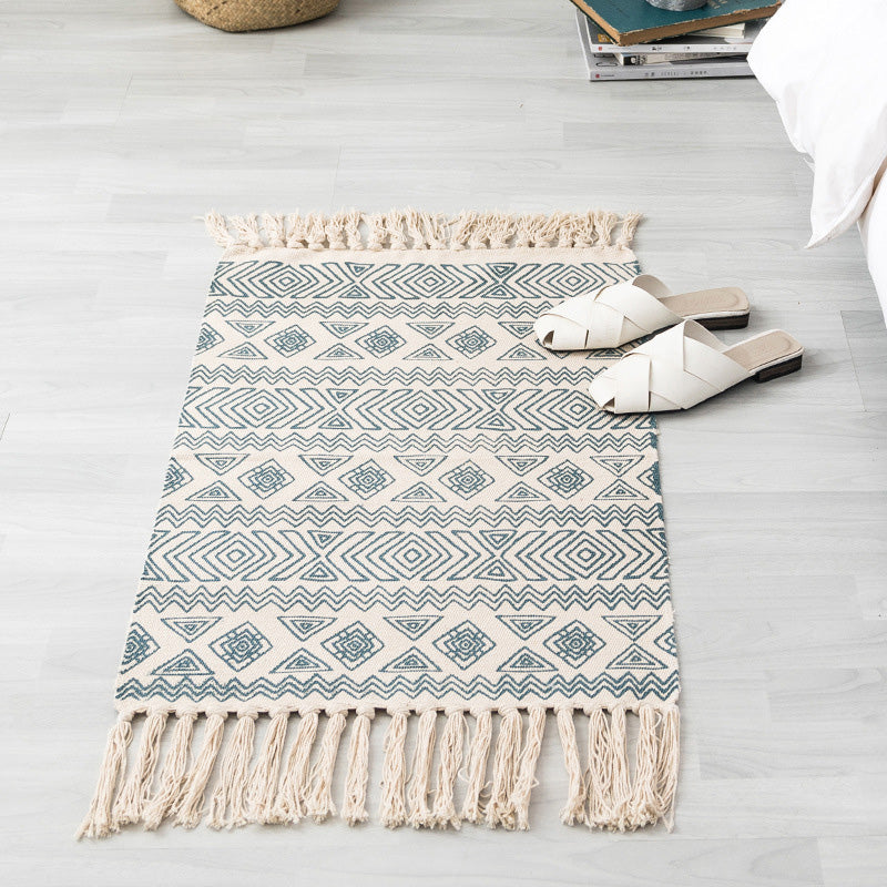 Americana Bedroom Rug Multicolored geometric print rug Machine washable Easy care rug with tassels | Bowlift