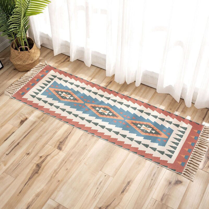 Nostalgia Tribal Pattern Carpet Multicolored Synthetic Carpet Pet Friendly Easy Care Carpet with Fringes for the Bedroom | Bowlift