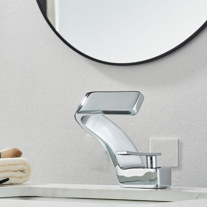 AquaArc Modern Kitchen Faucet Bowlift