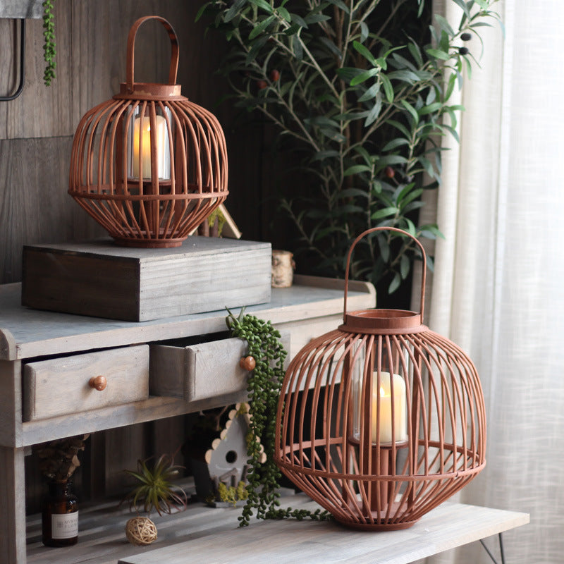 Decorative wooden lantern Bowlift