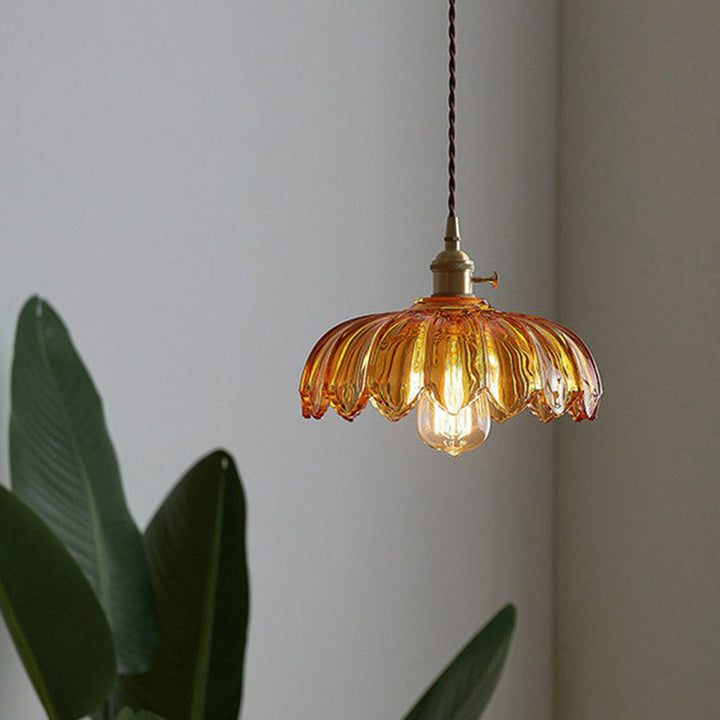 BowLift | Glass light that delights with details!