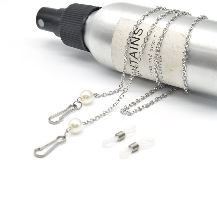 Elegant Pearl-Embellished Eyewear Chain Bowlift