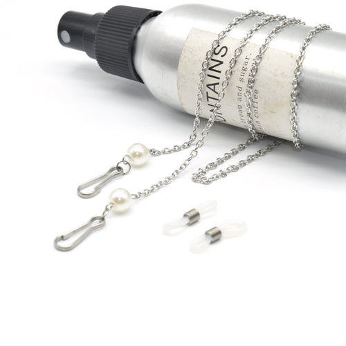 Elegant Pearl-Embellished Eyewear Chain Bowlift