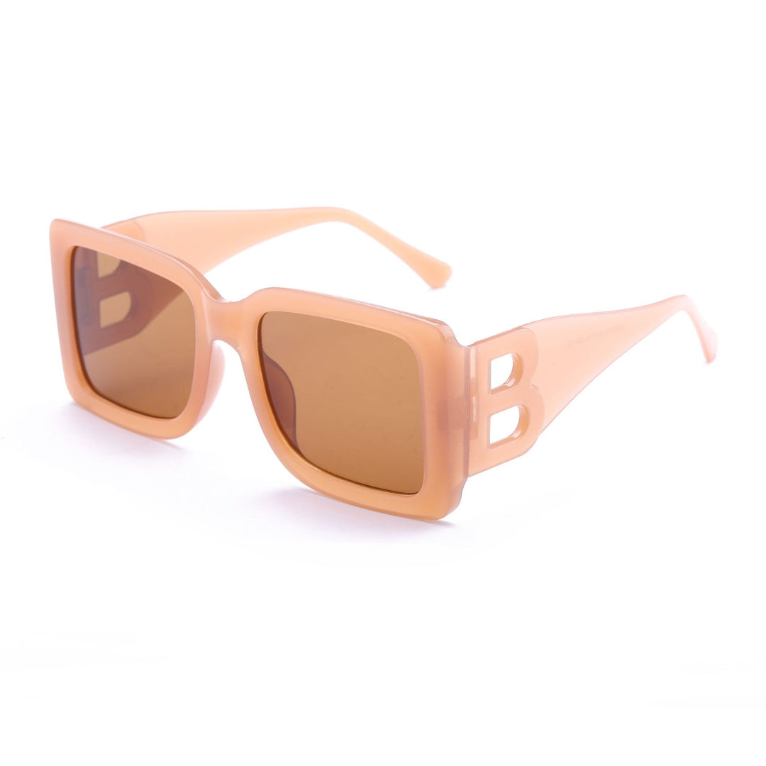 Women oversized sunglasses in elegant design Bowlift