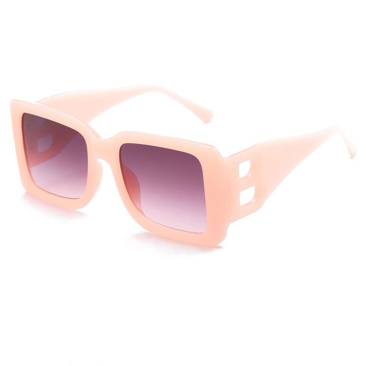 Women oversized sunglasses in elegant design Bowlift