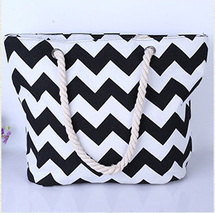 Large shopping bag with modern zigzag design Bowlift