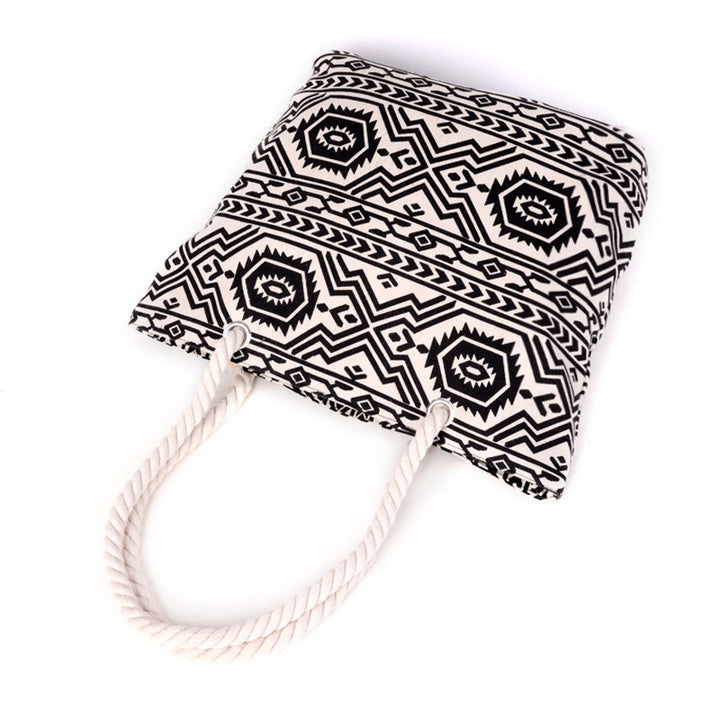 Spacious shopping bag with striking ethnic pattern Bowlift