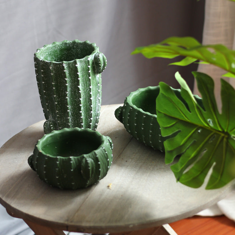 Decorative flower pot in cactus shape Bowlift